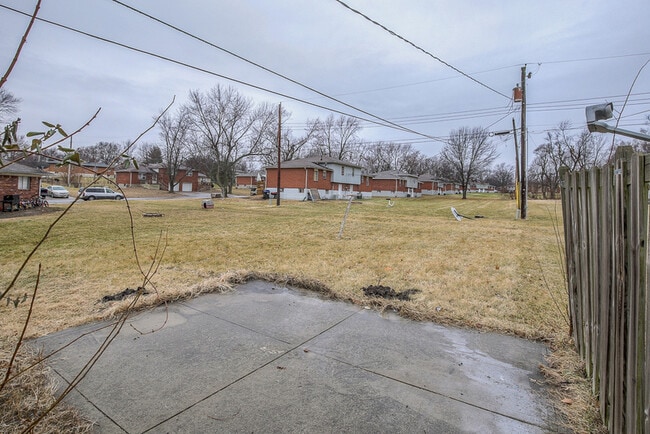 Building Photo - 514 NE Corder St