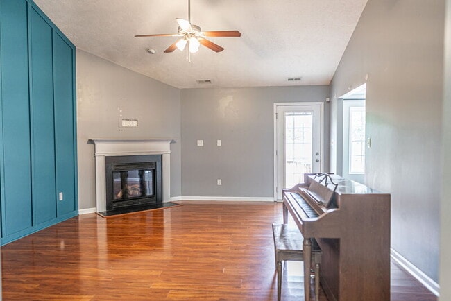 Building Photo - 289 Strike Eagle Dr