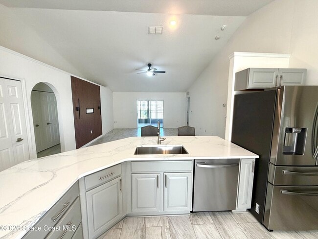 Building Photo - 160 Eureka Ave NE