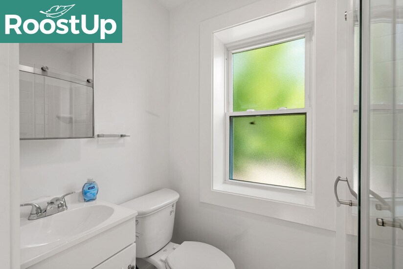 Building Photo - RoostUp Furnished Private Bedroom with Pri...