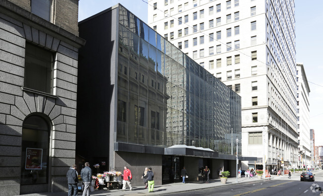 Building Photo - Lumiere