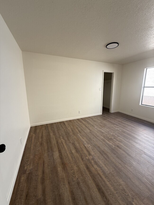 Building Photo - 5408 Jasons Way NE