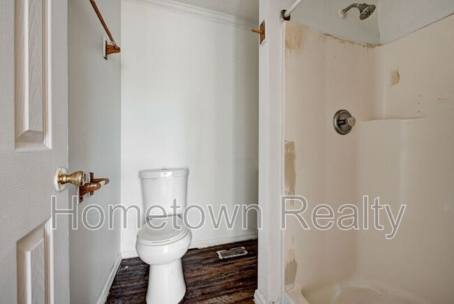 Building Photo - 2701 S Phillips Ave