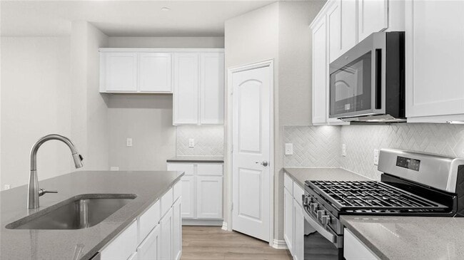 Building Photo - 3720 Paradise Way