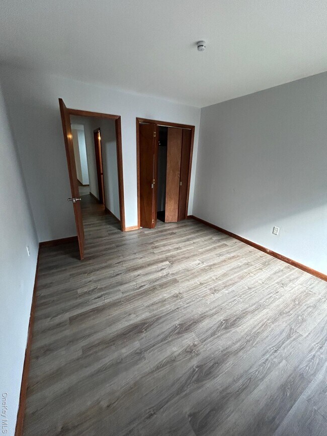 Building Photo - 3 Hook Rd