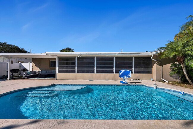 Building Photo - 897 Imperial Dr