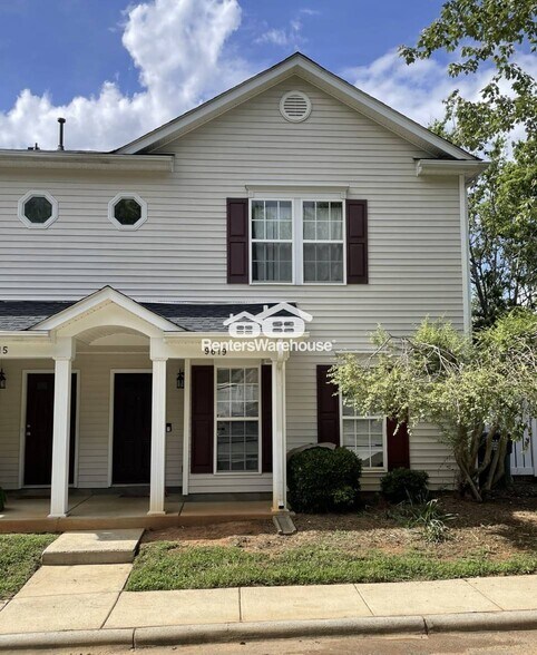 Building Photo - 9619 Littleleaf Dr