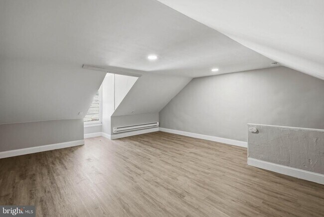 Building Photo - 624 Poplar St