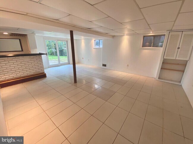 Building Photo - 8121 Edmonton Ct