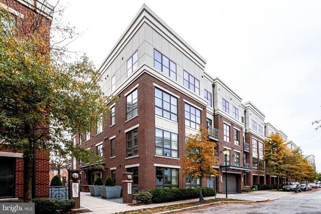 Building Photo - 815 N Patrick St