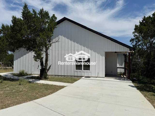 Building Photo - 664 Rolling Hills Dr
