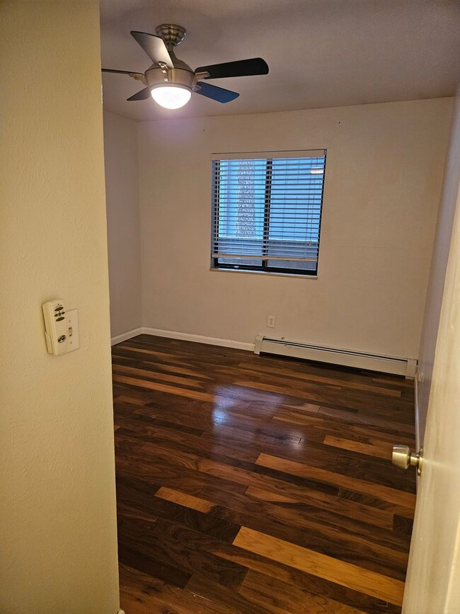 Building Photo - Spacious Condo with community dog park and...