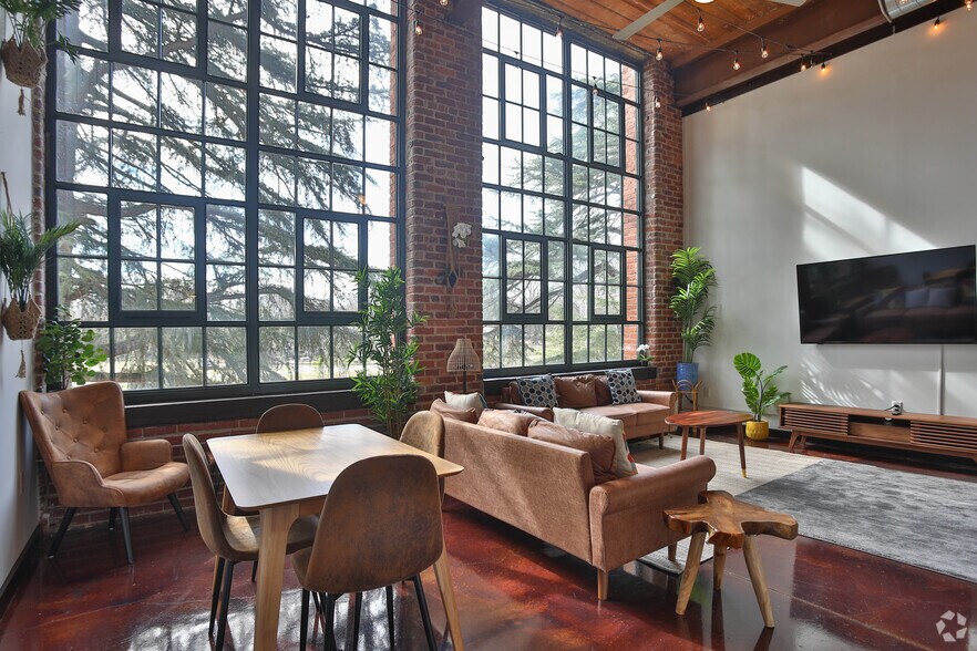 Building Photo - Mayfair Lofts