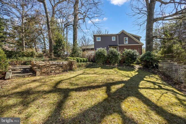 Building Photo - 2355 N Quincy St