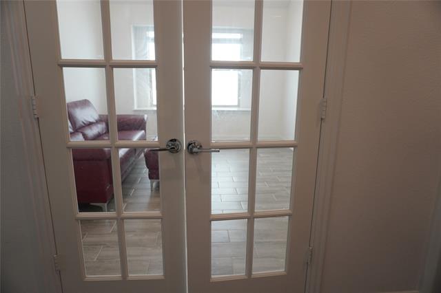 Building Photo - 2046 Hollow Creek Trail