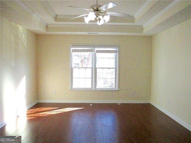 Building Photo - 3040 Oak Meadow Dr