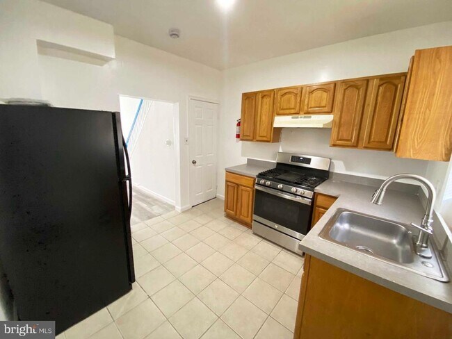 Building Photo - 3118 Hartville St