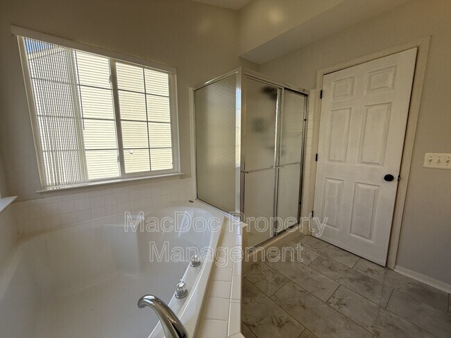 Building Photo - 14 Heatherbrook Ln