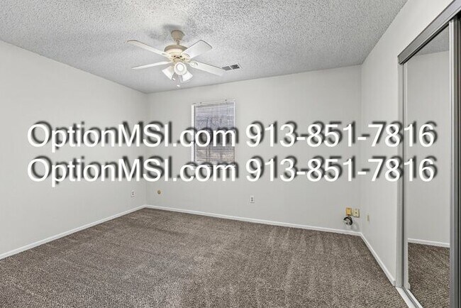 Building Photo - Minutes from KU MED~