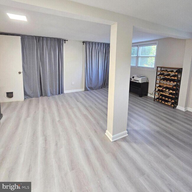 Building Photo - 7433 Grace St