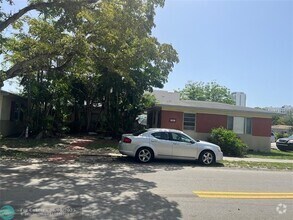 Building Photo - 505 N 20th Ave