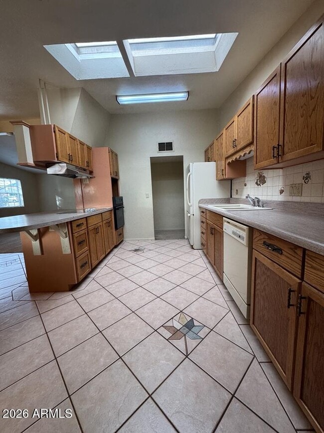 Building Photo - 1401 Bella Vista Dr