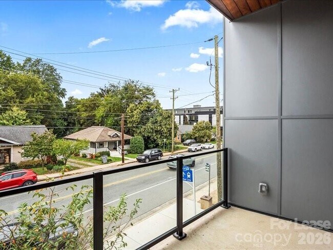 Building Photo - 815 E 36th St