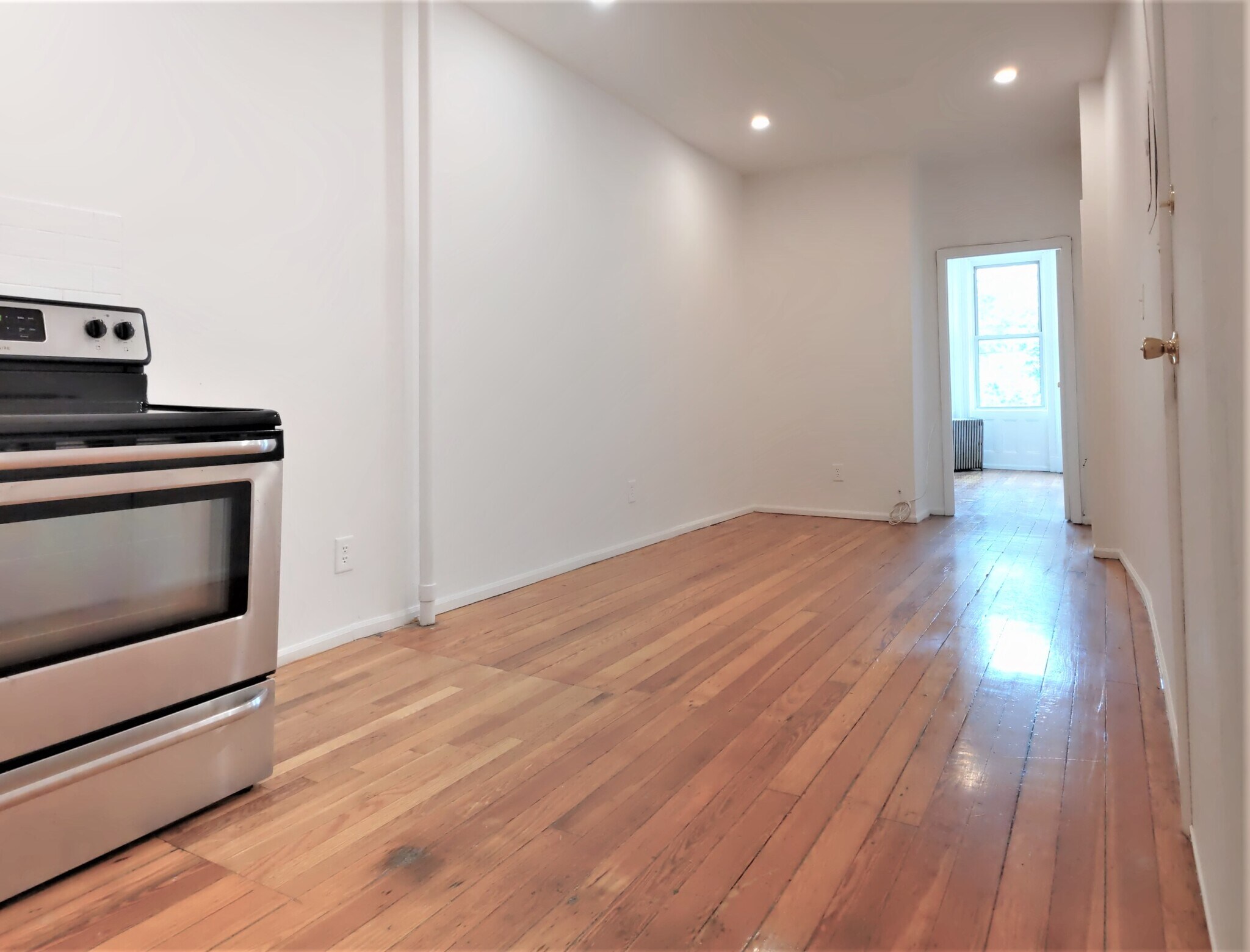 Building Photo - 202 Java St