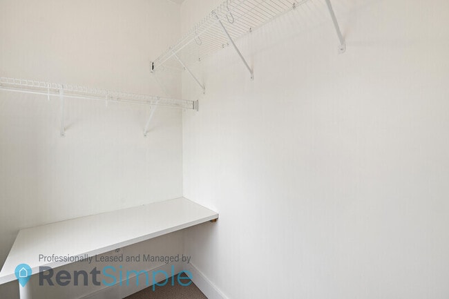 Building Photo - 44798 Tiverton Sq
