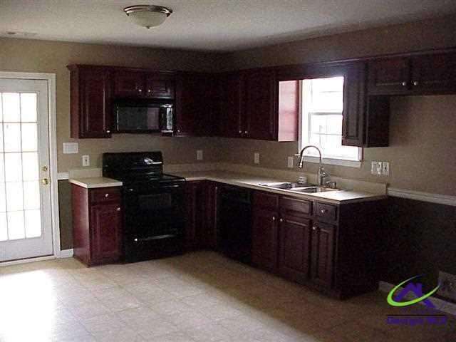 Building Photo - 117 Cedarland Dr