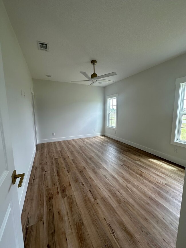 Building Photo - 3 Bed 2 Bath New Construction Home