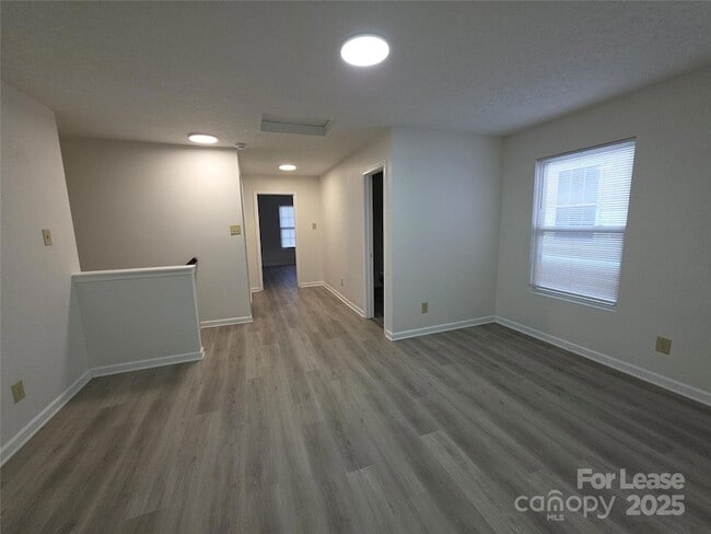 Building Photo - 7014 Sycamore Grove Ct