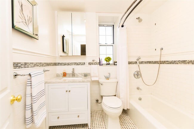 Building Photo - 4513 Manhattan College Pkwy
