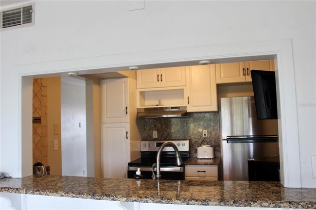 Building Photo - 9101 Tudor Dr