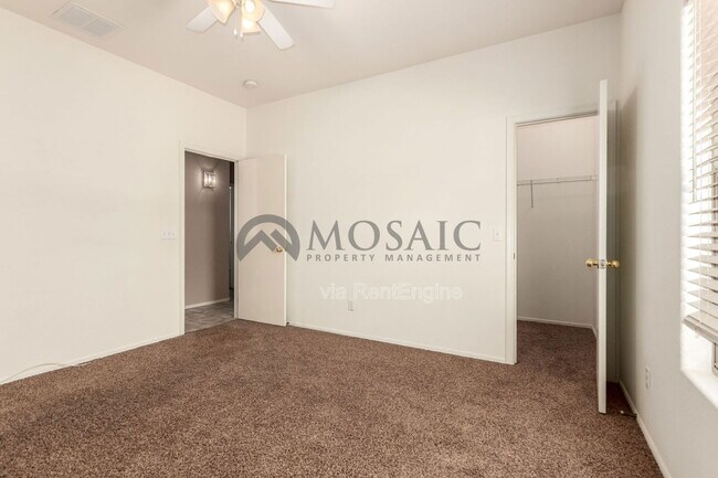 Building Photo - 6118 E Valley View Dr
