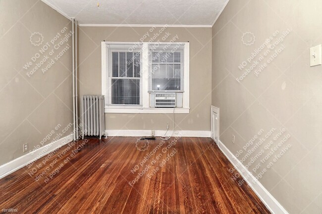 Building Photo - 1 br, 1 bath Triplex - 3621 Salem St A A