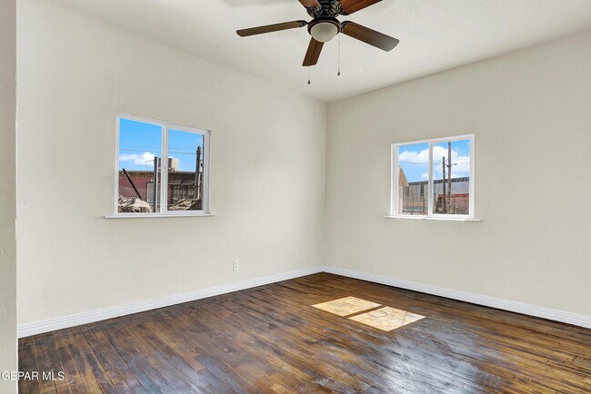 Building Photo - 536 Ben Swain Dr