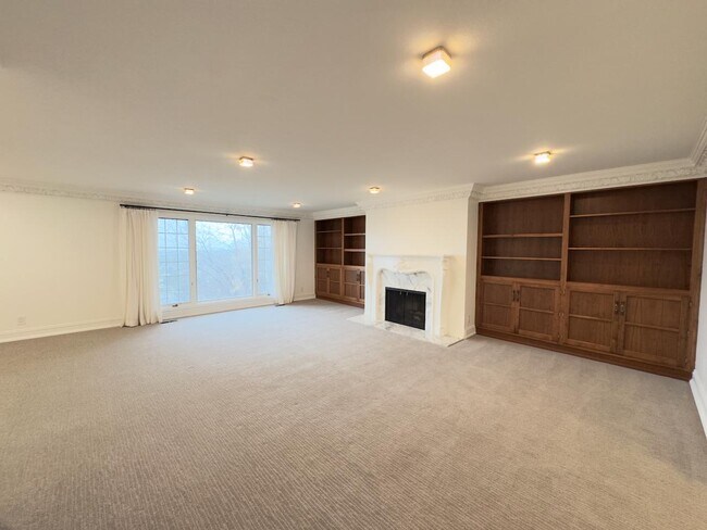 Building Photo - 3207 Apache Ln