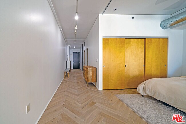 Building Photo - 1111 S Grand Ave