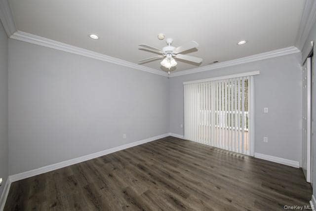 Building Photo - 330 Lake Pointe Dr