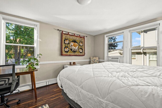 Building Photo - 170 Vassall St