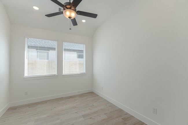 Building Photo - 9721 Roaring River Fls Ln