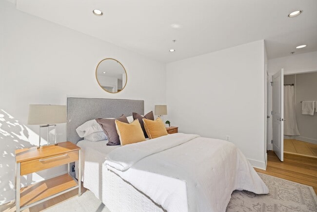 Building Photo - The Hartford | 2 Bed | 2 Bath | 1,100 Sf | 1 Private Balcony | 1 Garage Parking