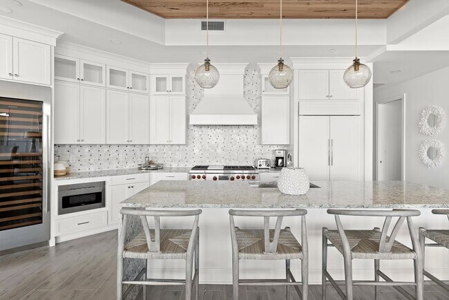 Building Photo - Costa Blanca Deluxe condominium