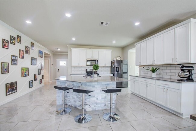 Building Photo - 29414 Emilys Rock Ln