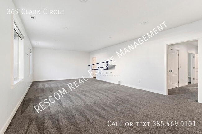 Building Photo - 369 Clark Cir