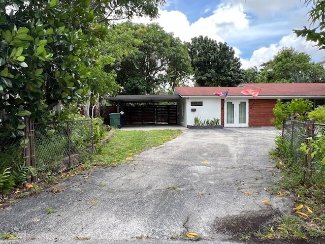 Building Photo - 3355 SW 22nd St