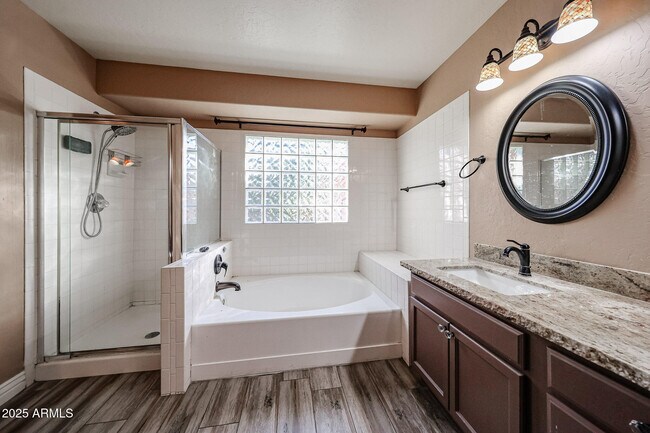 Building Photo - 8963 E Floriade Dr