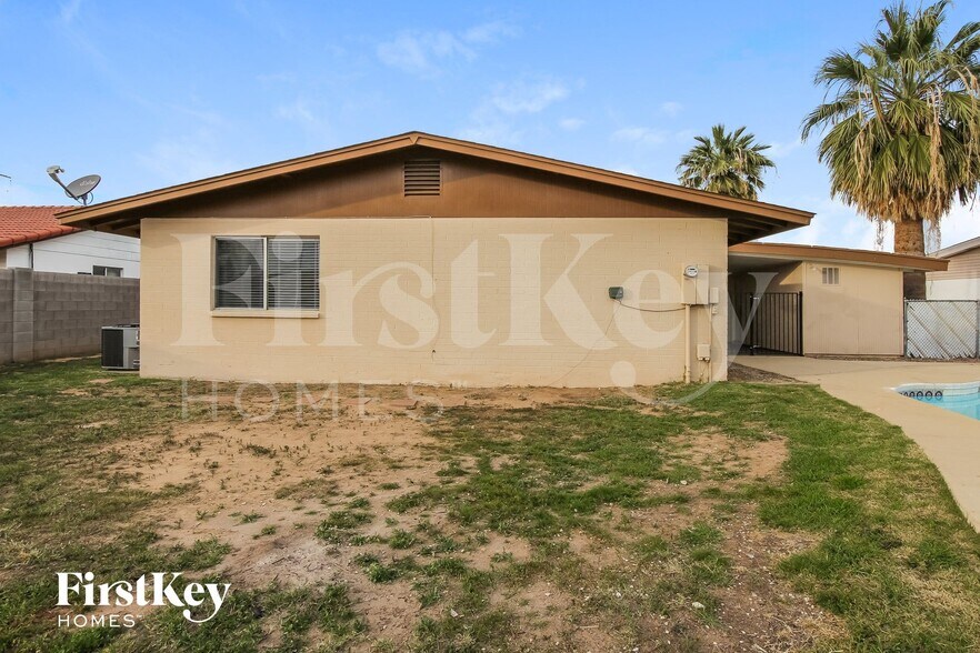 Building Photo - 4237 W Brown St