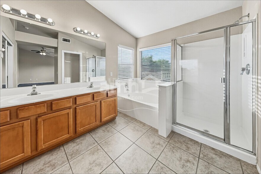 Building Photo - 17514 W Ocotillo Ave